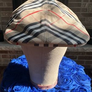- [ ] Burberry Novacheck Paperboy Hat Size Medium authentic